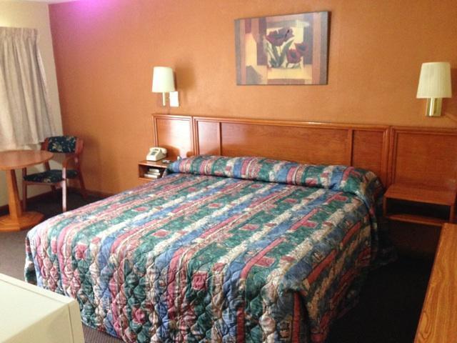 Budget Inn Oskaloosa Room photo