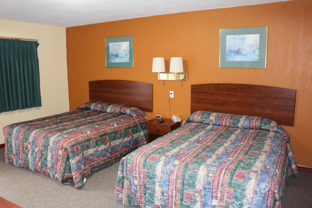 Budget Inn Oskaloosa Room photo