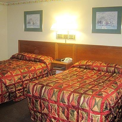 Budget Inn Oskaloosa Room photo