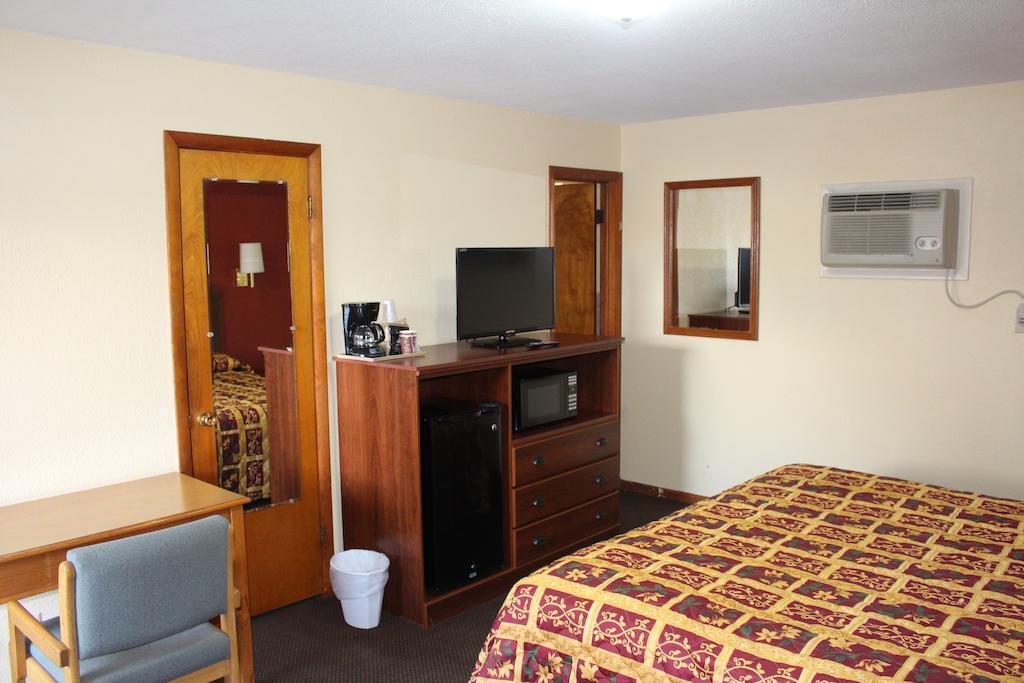 Budget Inn Oskaloosa Exterior photo